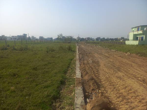 Plotted attractive land for sale near manigram chowk