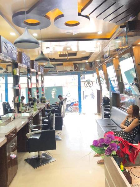 Unisex Saloon on  Sale at Butwal Tinkune