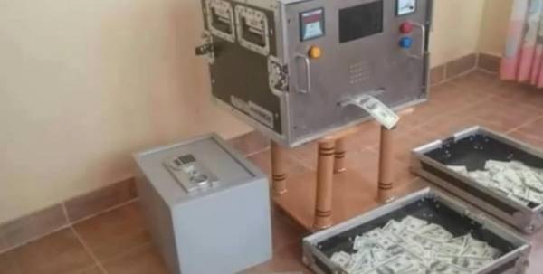 Selling automatic machine for cleaning defaced black money