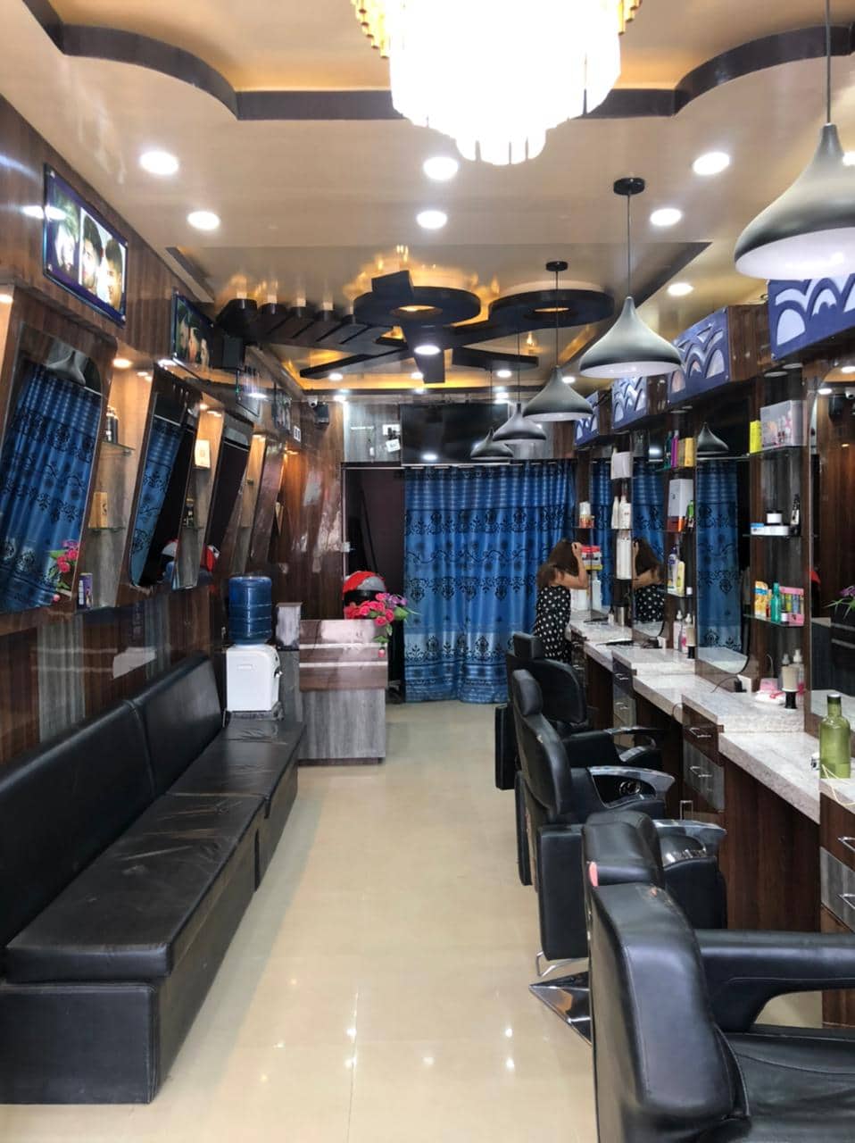 Unisex Saloon on Sale at Butwal Tinkune