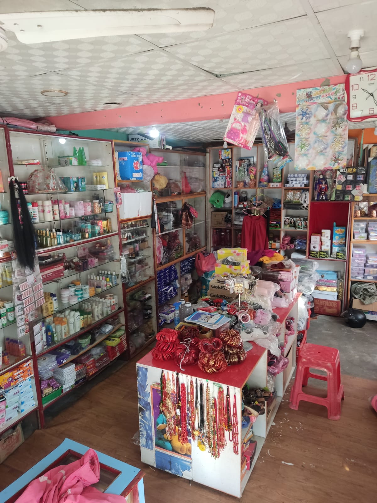 Gift & cosmetics Shop on Sale at Tilottama Manigram